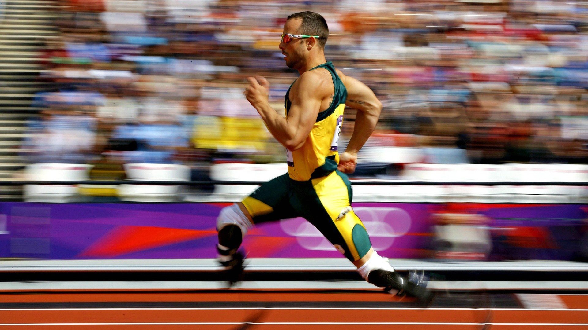 开云官方-F1赛事中最激动人心的十个瞬间，f1最精彩的一场比赛