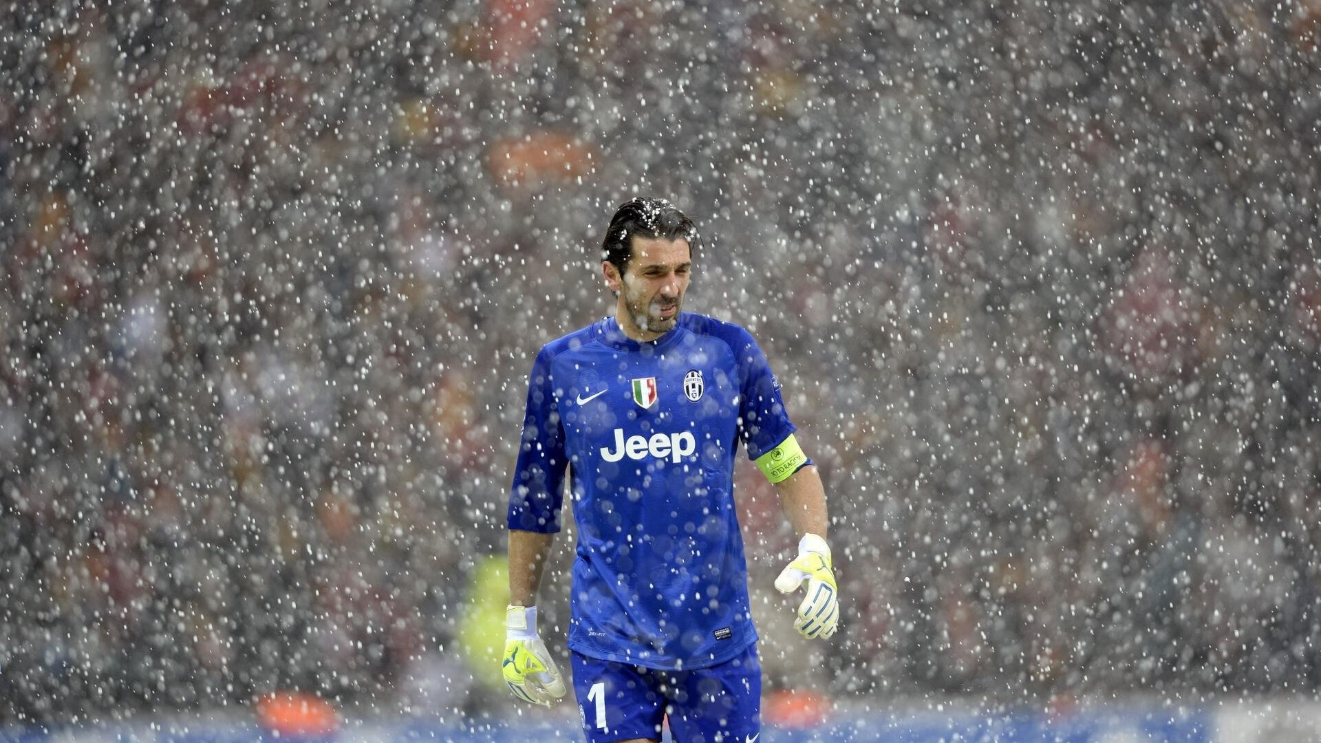 全面推进足球“智慧场馆”建设，提升硬件能力，足球场智能化解决方案